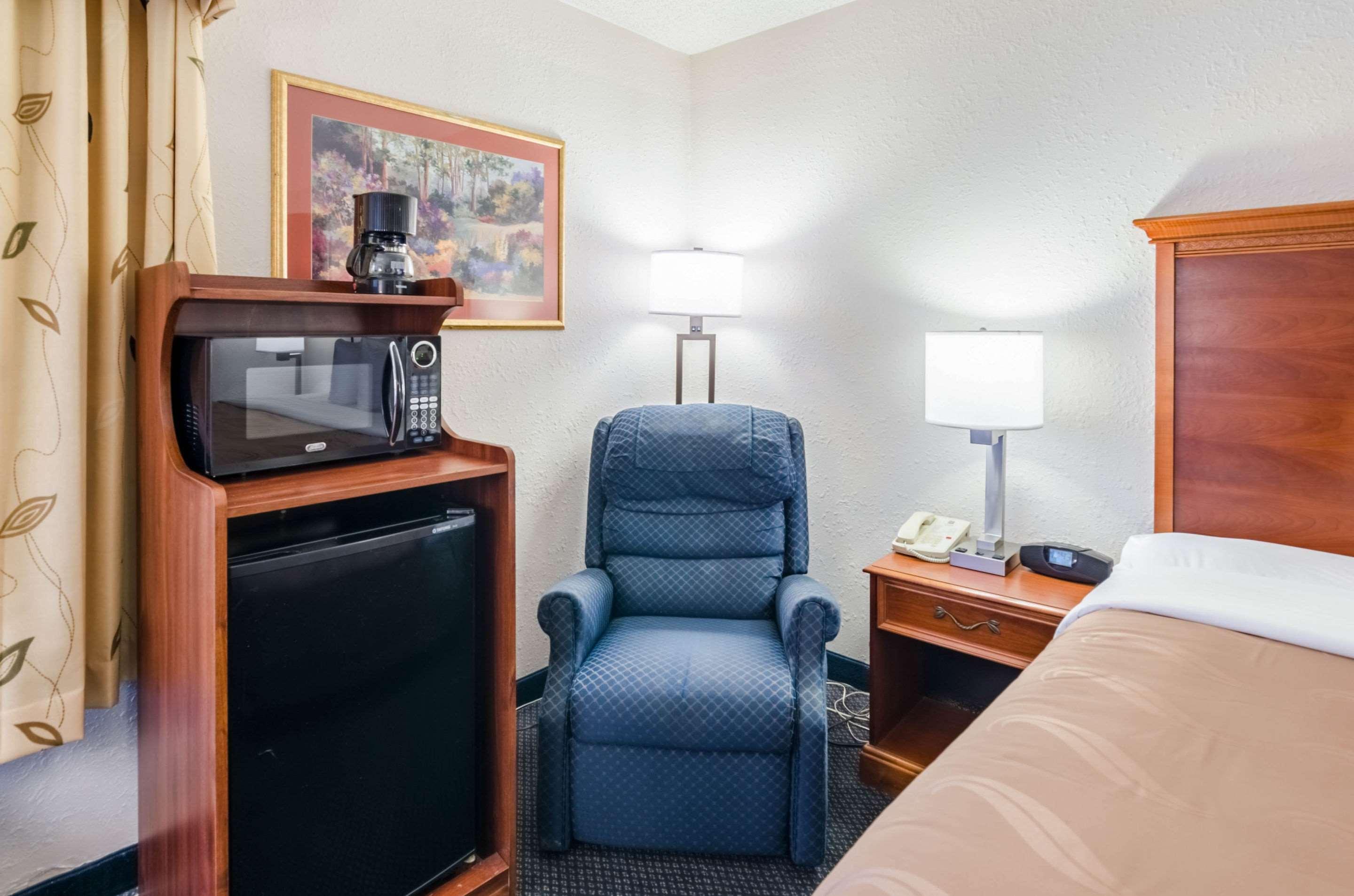 Quality Inn Lynchburg Near University Екстериор снимка